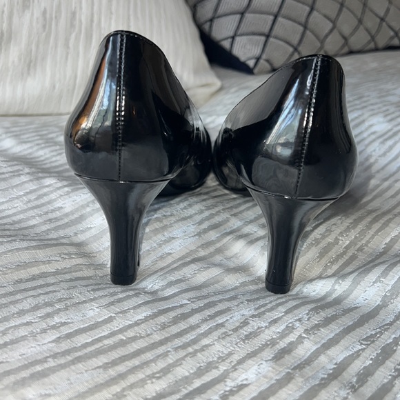 Kelly & Katie Black Patent Leather Stiletto Shoes / Heels Size 8.5, 3” Heel - Picture 7 of 16